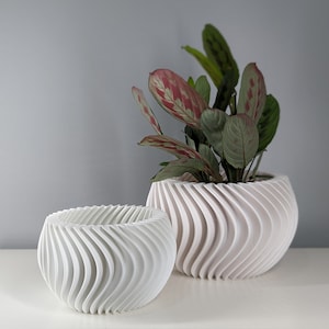 Minimalist Fluted Planter Pot, indoor plant pot, 3D Printed, home décor, eco-friendly, mothers day gift, many colours and sizes White