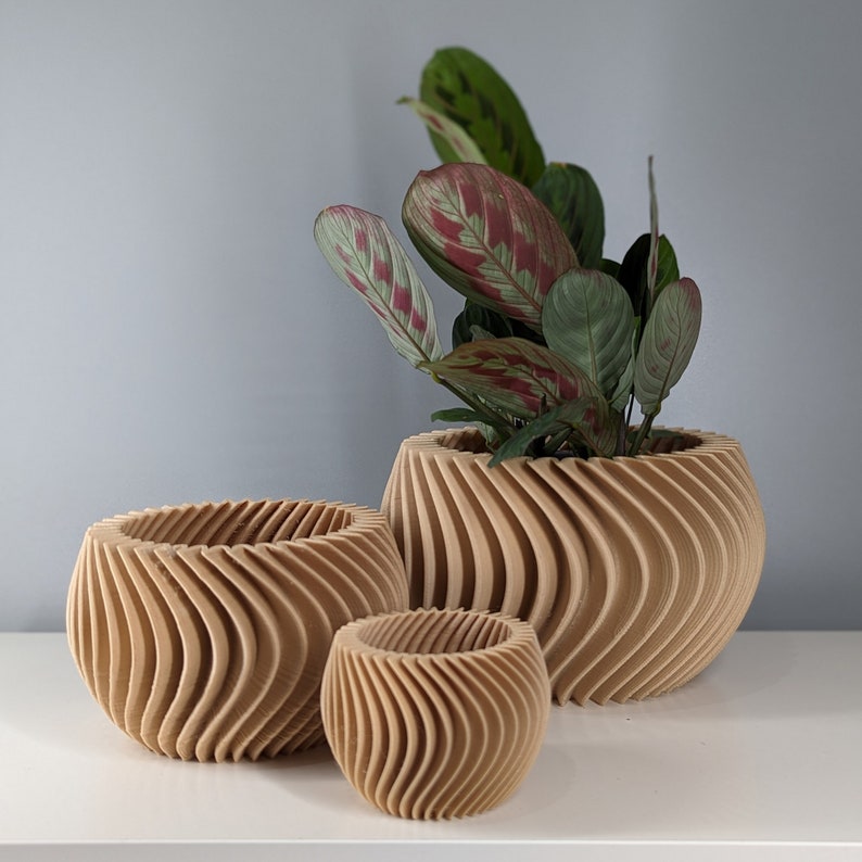 Minimalist Fluted Planter Pot, indoor plant pot, 3D Printed, home décor, eco-friendly, mothers day gift, many colours and sizes Wood effect colour