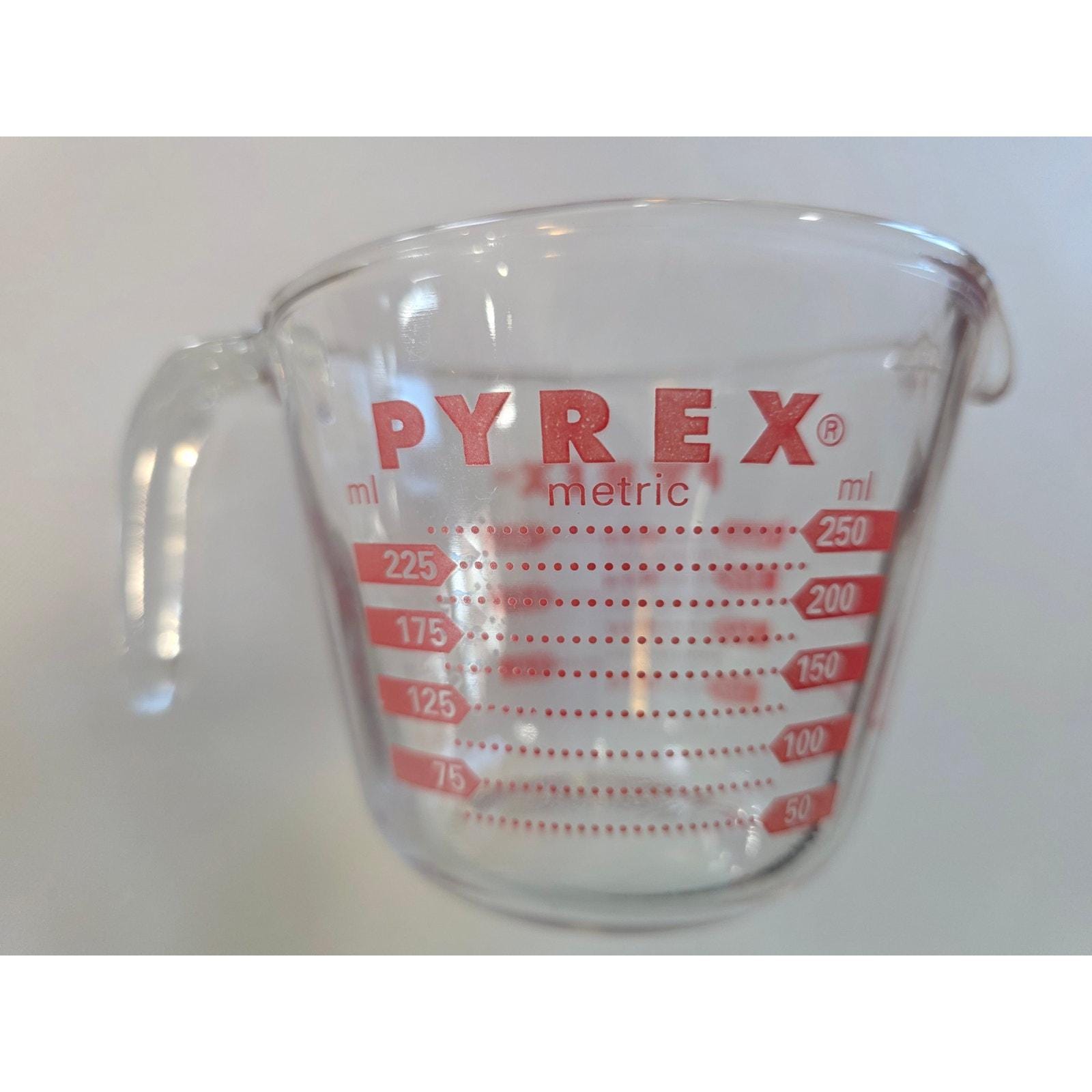 Vintage pyrex measuring cup - Etsy 日本
