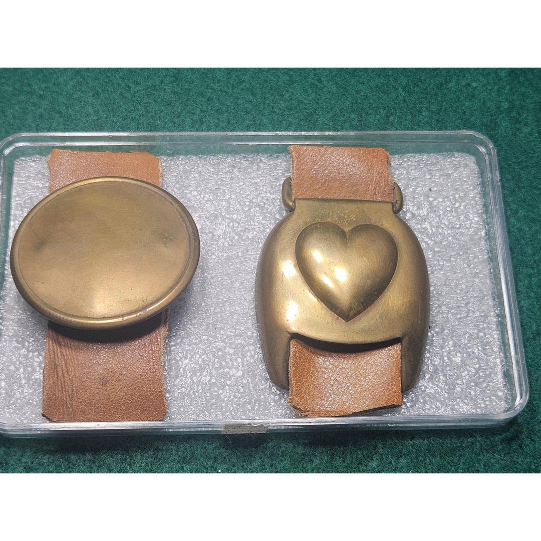 Paire De Rosaces De Harnais - Dos Cuir - Occasion - Plusieurs Disponibles