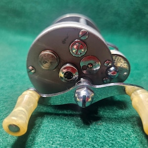 Vintage Pflueger Nobby 1963C Baitcasting Fishing Reel, Levelwind