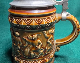 Jarra de cerveza original con tapa Marzi & Remy Zinn, Alemania Occidental. Jarra de cerveza alemana.