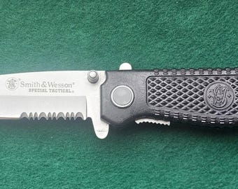 Vintage Estate Knife Smith & Wesson Special Folding Knife.