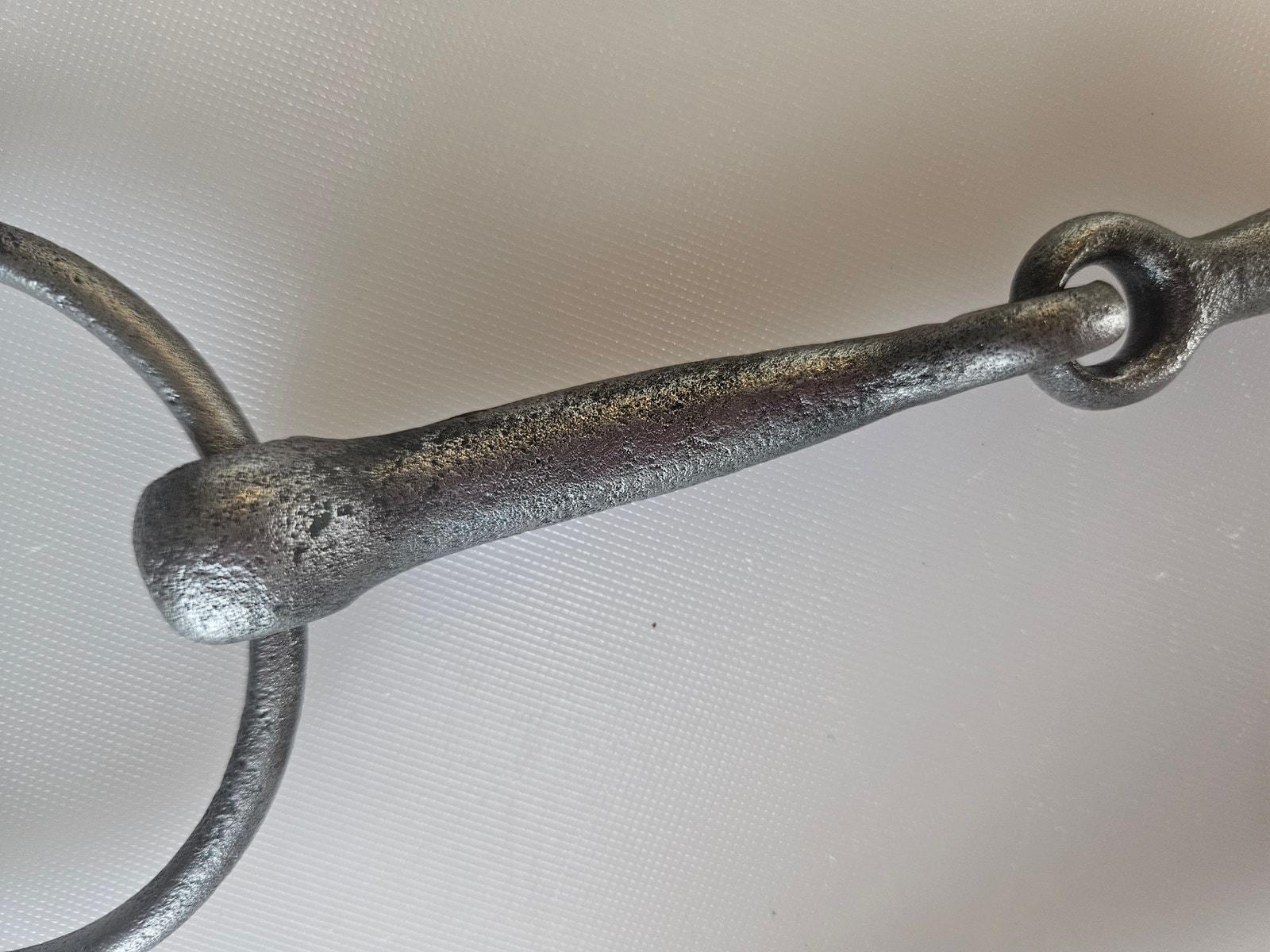 MORS CORRECTIONNEL FER FORGÉ À DÉCOR FLORAL
