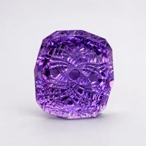Amatista Fantasy Cut suelta, gema de 19,70 ct, tallada a mano en color púrpura, ideal para la fabricación de colgantes, anillos y joyas.