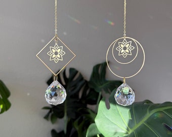 Geometric Flower Suncatcher, Rainbow Maker, Crystal Prism Sun Catcher, Light Catcher, Hanging Crystal Suncatcher, Sympathy Gift