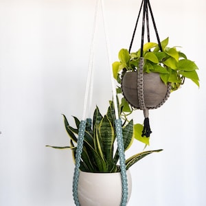Minimalist Macrame plant hanger | Modern Plant Hanger | Handmade Plant Holder | Hanging Planter | Hanging Plant Holder | Indoor Plant Hanger