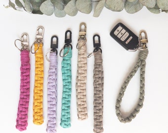 Boho Macrame Keychain Wristlet, Aesthetic Keychain, Wrist Lanyard, Key Chain Wristlet, Boho Keychain, Key Fob Wristlet, Preppy Keychain