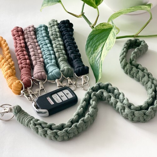 MACRAME WRISTLET Boho Wristlet Keychain With Monstera Charm Etsy