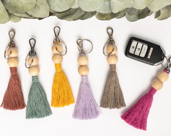 Porte-clés bohème en macramé à pampilles - L'accessoire parfait pour vos clés, votre porte-clés ou votre sac à main. Un excellent cadeau.