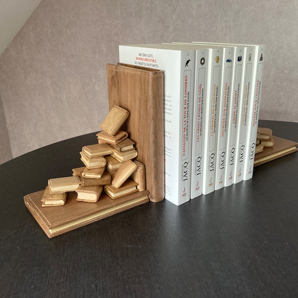 Serre-livres en bois, bois massif et livres miniatures , pour décoration de bibliothèque  version avec  base en livre