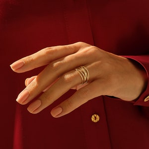 Anillo de oro macizo de 14 quilates con diseño abstracto minimalista para mujer.