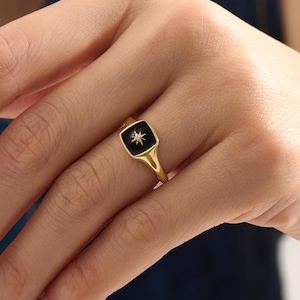 ノーススターシグネットリング、14Kソリッドゴールドコンパスリング、スターバーストエナメルリング、女性用パーソナライズピンキーリング、ハンドメイドジュエリーギフト