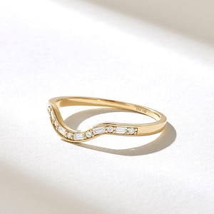 Lab Diamond Curved Wedding Band, 14K Gold Baguette Contour Ring for Women, Baguete Cut Ring Enhancer, Matching Band for Solitaire Engagement