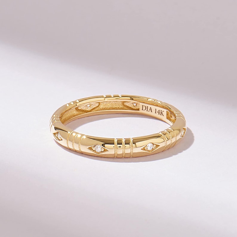 14K Solid Gold Vintage Diamond Wedding Band, Rhombus Pattern Geometric Gold Ring, Stackable Bridal Band, Anniversary Gift For Her imagen 1