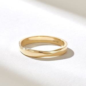 14k Solid Gold Mobius Ring, Twisted Wedding Band for Women, Minimalist 3mm Gold Band, Symbolic Ring for Marriage or Everyday Gift