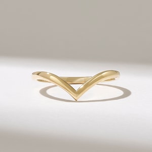 Curved Wedding Band for Engagement Ring Womens Solid 14K Gold V Shape Ring Wishbone Contour Enhancer Pear-cut Engagement Ring Enhancer