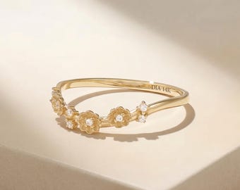 14k Solid Gold Floral Wedding Band, Daisy Diamond Curved Ring for Women, Nature Inspired Nesting Band, Botanical Bridal Jewelry Gift for Her