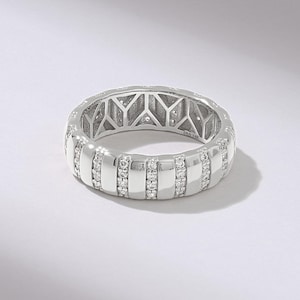 14K massivt guld brett cigarrband, unik räfflad guldring med statement, geometrisk vertikal pavé diamant alliansring, tung modern cocktailring bild 3