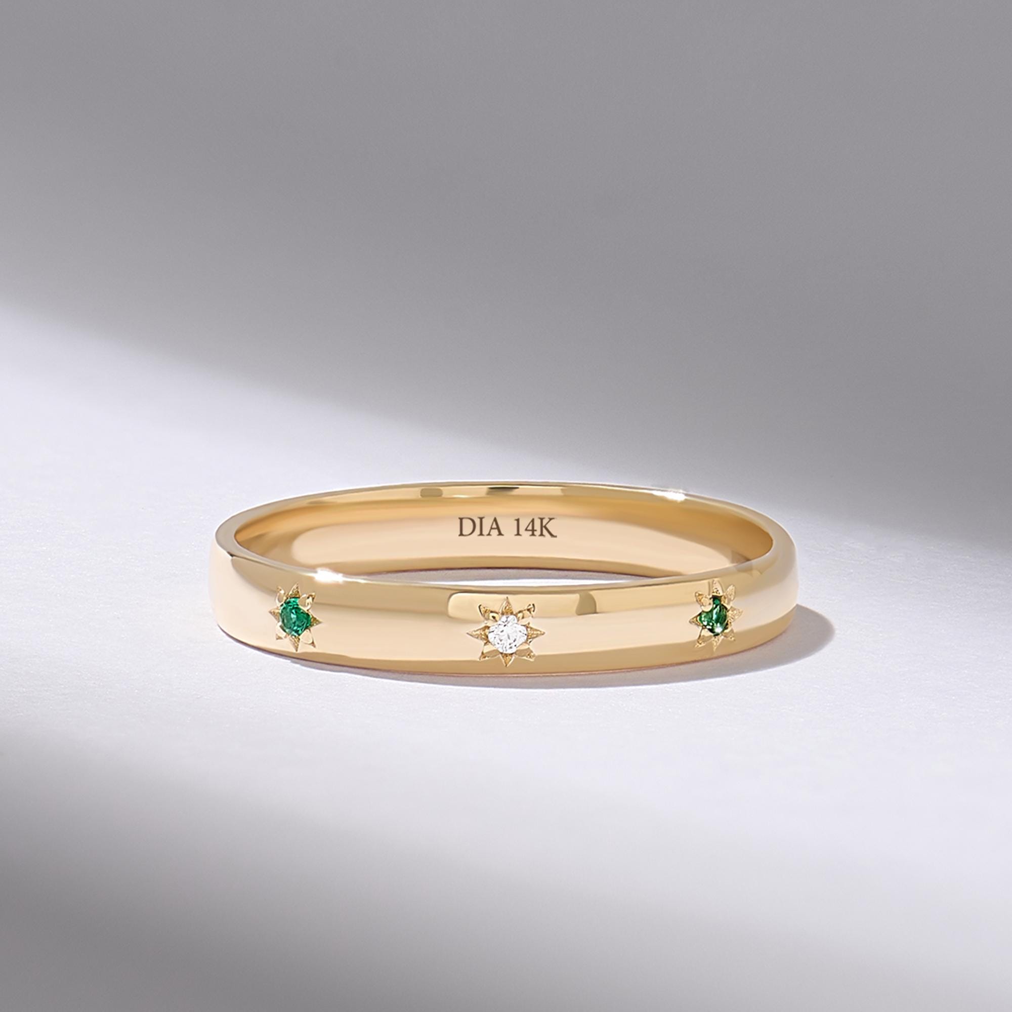 Star Wedding Band, 14k Solid Gold Emerald and Diamond Ring, Minimalist Wedding Ring for Women, Celestial Gold Band, Dainty Emerald Ring