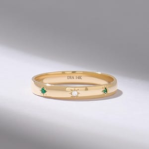 14K Solid Gold Emerald Wedding Band – Diamond Star Celestial Ring