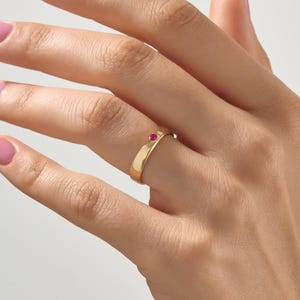 14K Gold Rubin Ring Minimalist Rosa Edelstein Band Zarte Stapeln Schmuck Einzigartiges Geschwungenes Design Versprechen Geschenk
