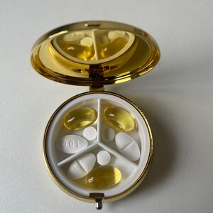 William Morris Daffodil Floral Personalised Pill Box,round Gold Stud