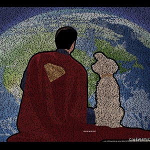 Op de afbeelding: Illustratie van Superman en Krypto de Superhond, silhouetten tegen een wereldbol van tekst. Superman draagt een rode cape met een geel diamantembleem. De achtergrond is een blauwe en groene aarde.