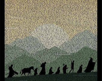 Puede incluir: Una silueta en blanco y negro de la Comunidad del Anillo de la serie de películas El Señor de los Anillos caminando a través de un campo verde hacia una cordillera. El fondo es un degradado de naranja, amarillo y verde, formado por texto de los libros de El Señor de los Anillos.