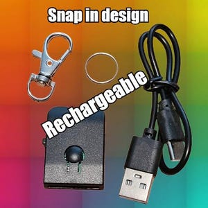 Confezione da 10, portachiavi a scatto con alloggiamento per luce LED ricaricabile. Selezionare l'acrilico separatamente.