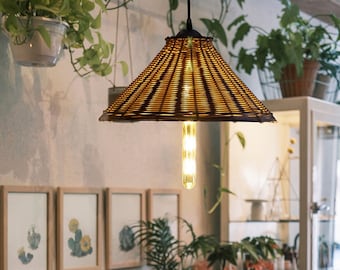 Nachhaltige Korblampe, natürliche Rattan Leuchte, umweltfreundliches Boho-Dekor, handgefertigte Deckenleuchte