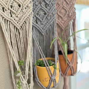 macrame plant hanger | small plant hanger | indoor plant hanger | wall decor | minimalist | air plant hanger | succulent plant hanger