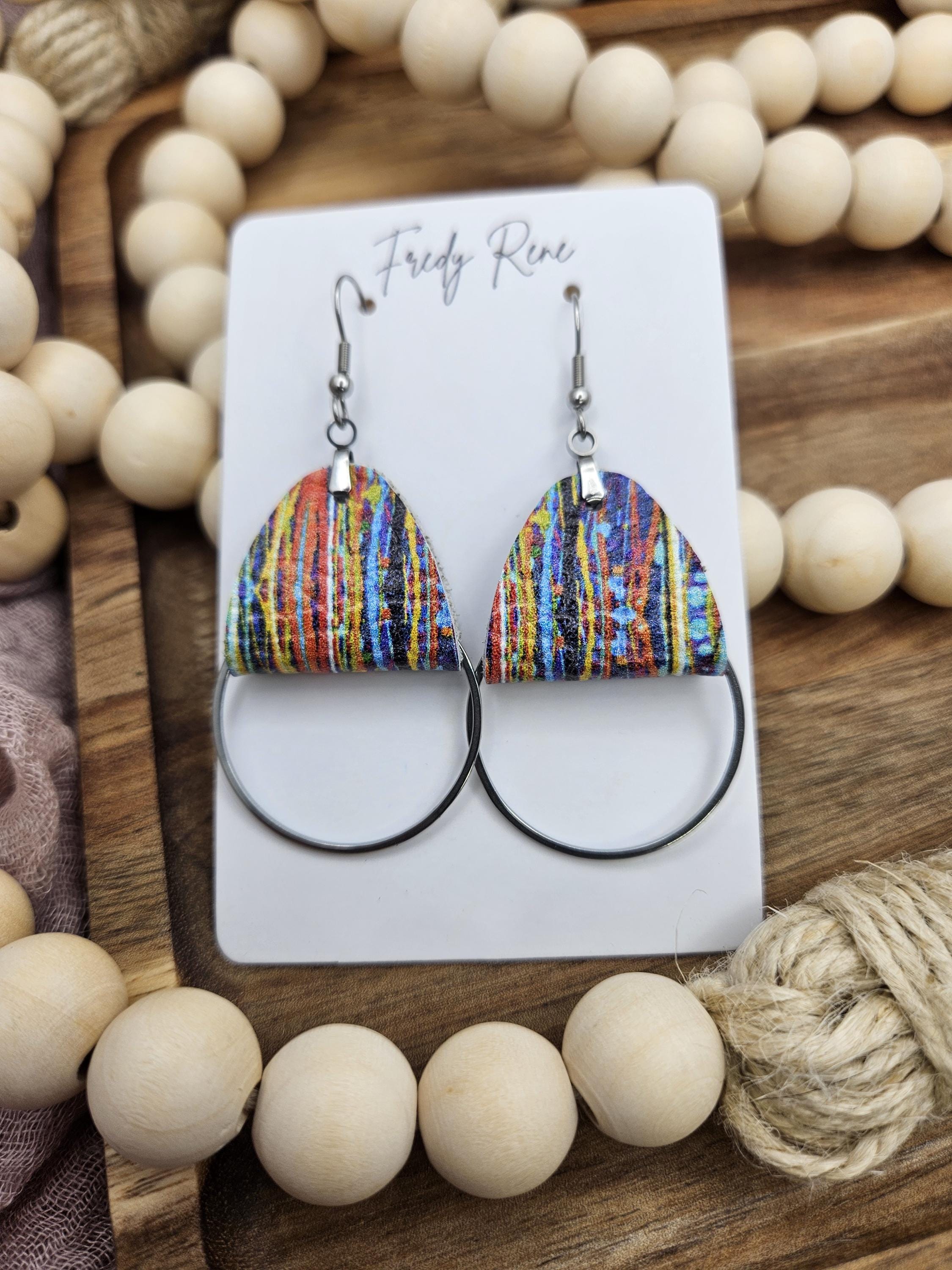 Handmade Striped Genuine Leather Earrings with Metal Circle Detail - Thumbnail 3