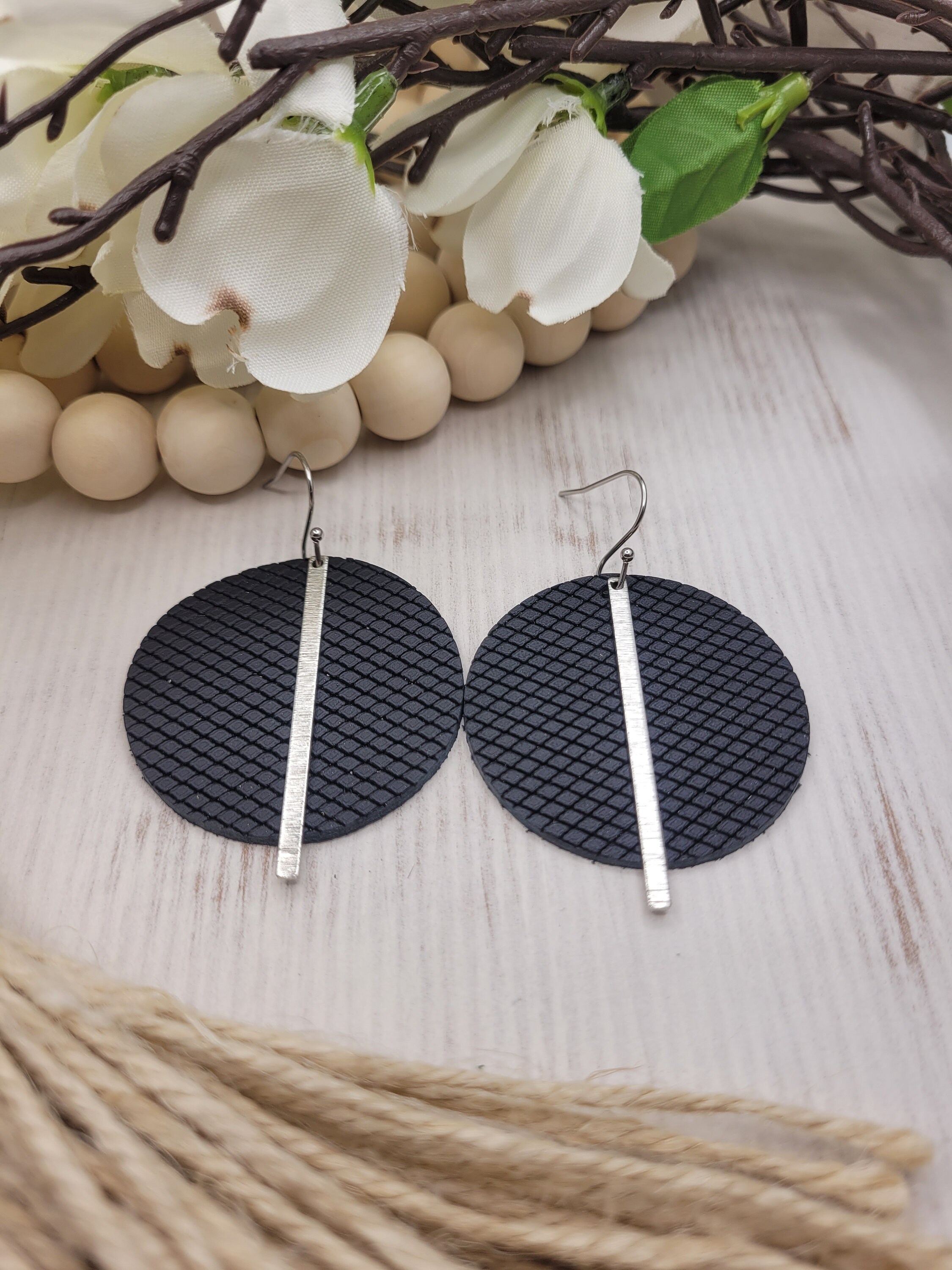 Black Patterned Leather Earrings with Silver Brass Bars - Thumbnail 4