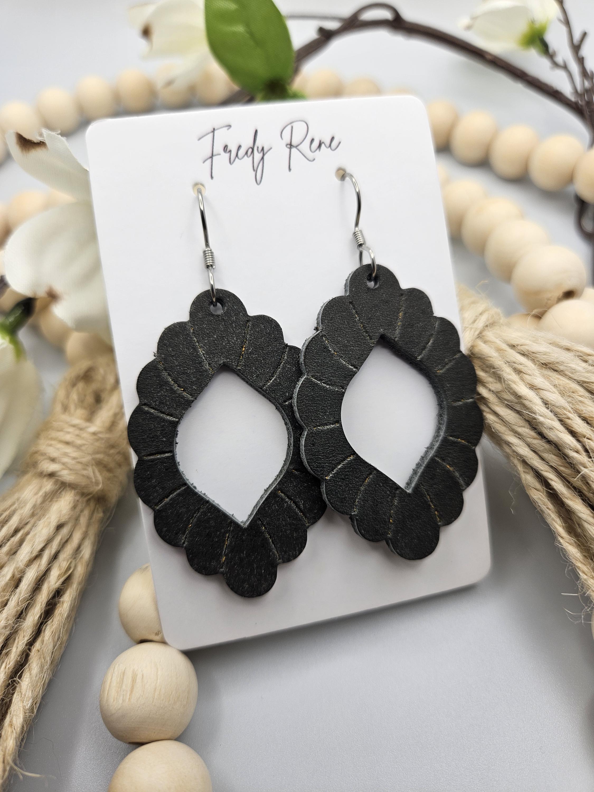 Embossed Grey Genuine Leather Earrings - Thumbnail 2