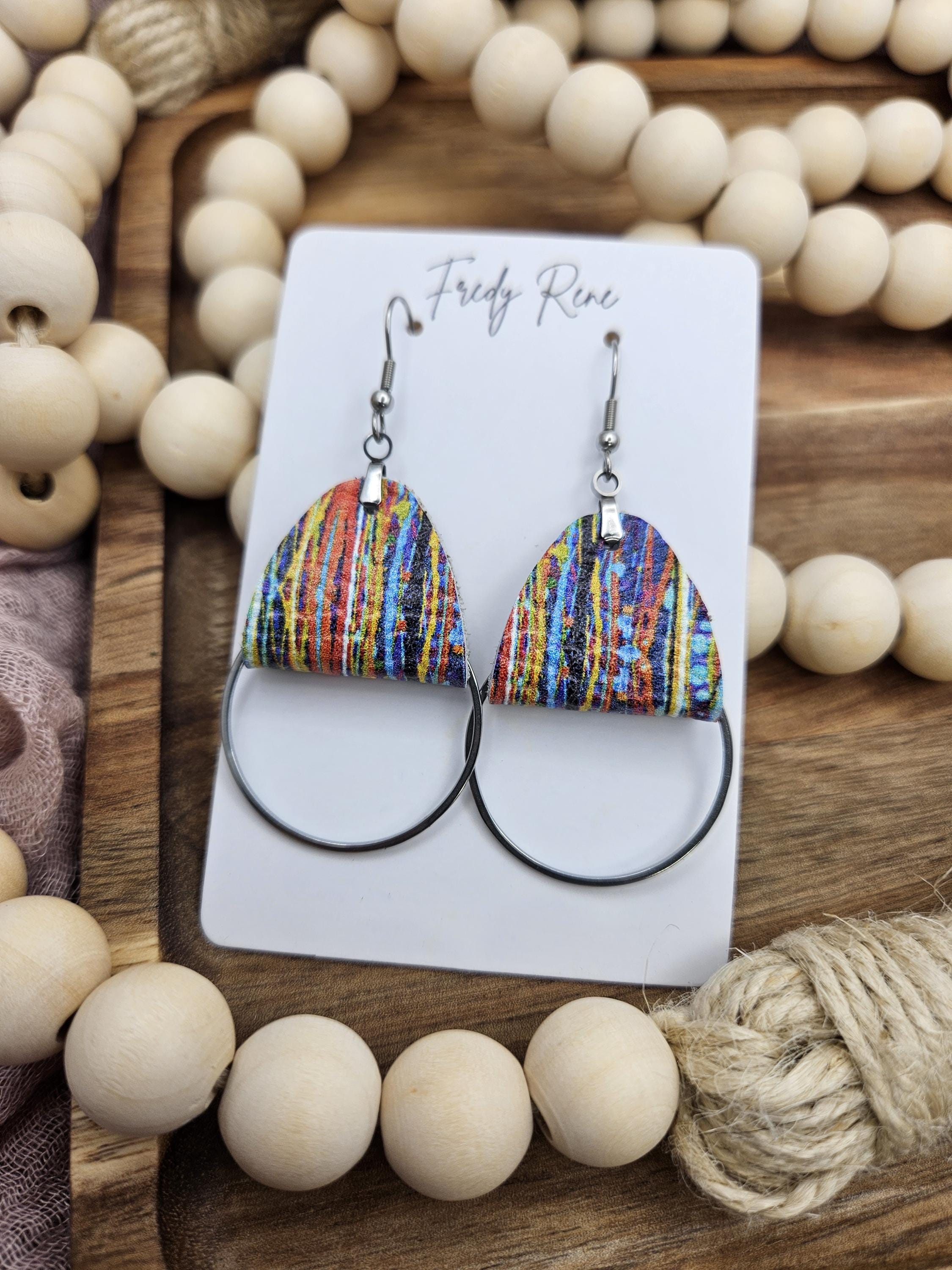 Handmade Striped Genuine Leather Earrings with Metal Circle Detail - Thumbnail 2