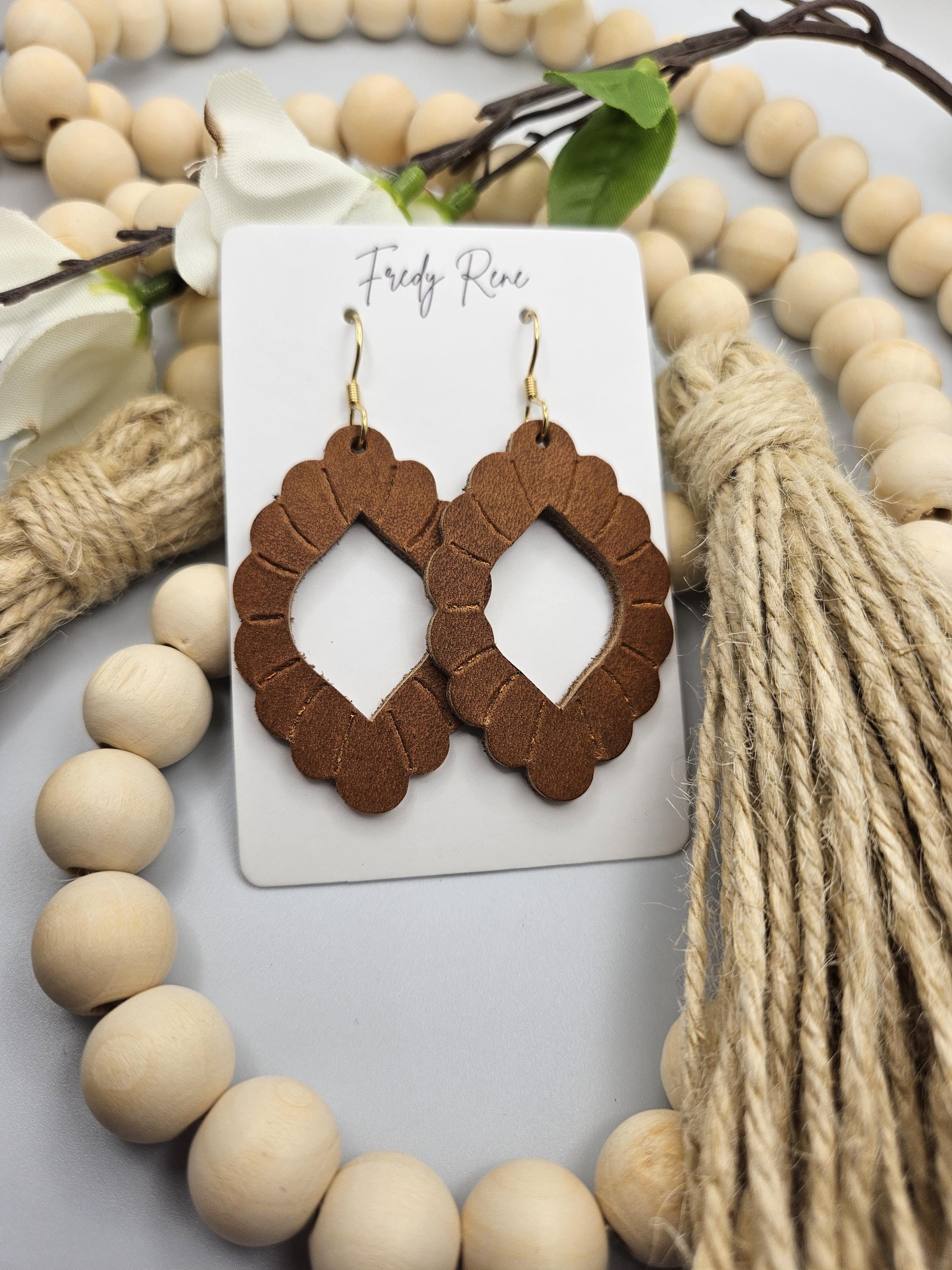 Embossed Brown Genuine Leather Earrings - Thumbnail 3