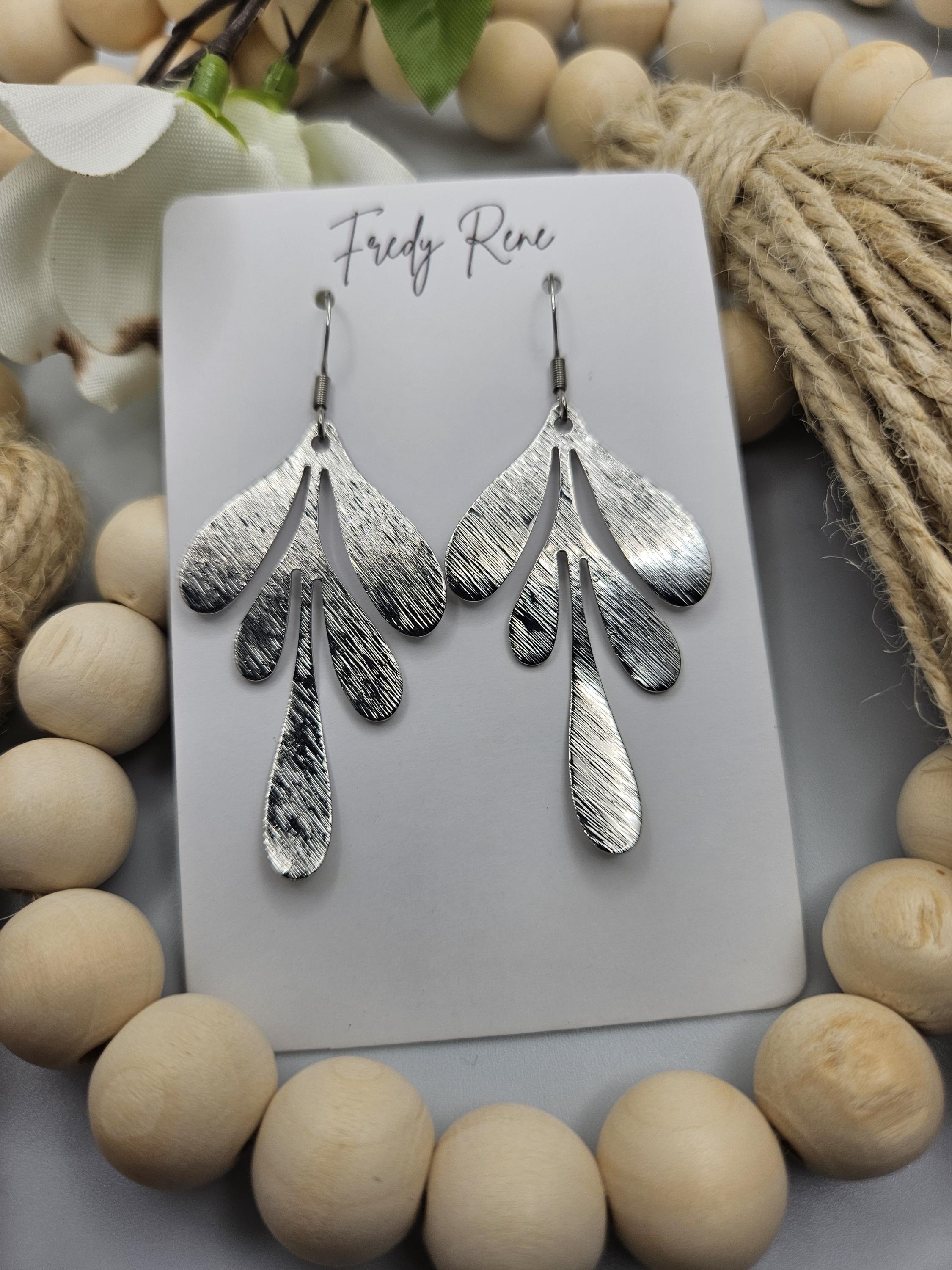 Silver Colored Brass Leaf Earrings - Thumbnail 2