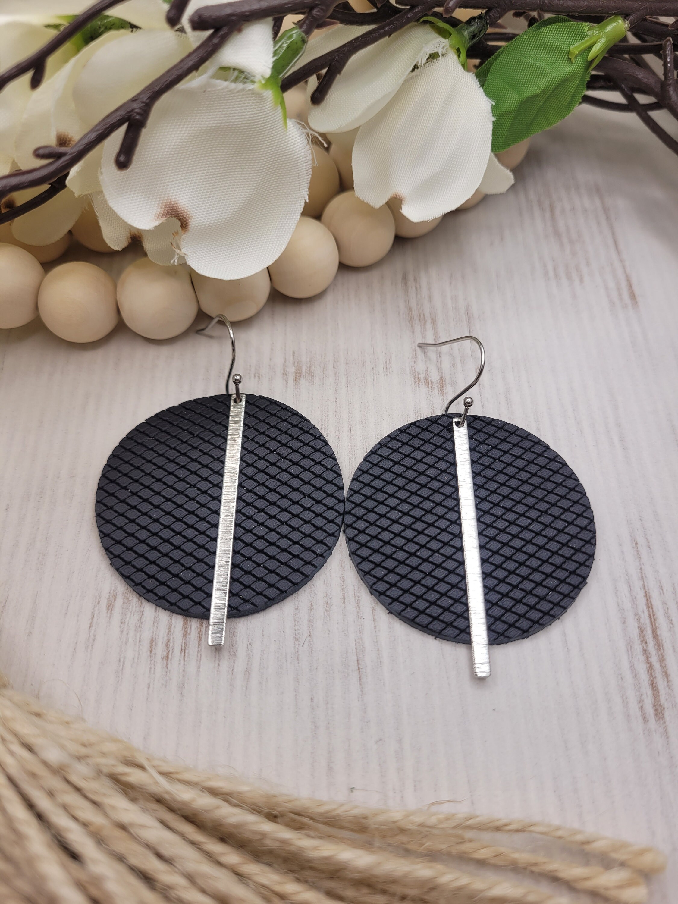 Black Patterned Leather Earrings with Silver Brass Bars - Thumbnail 5