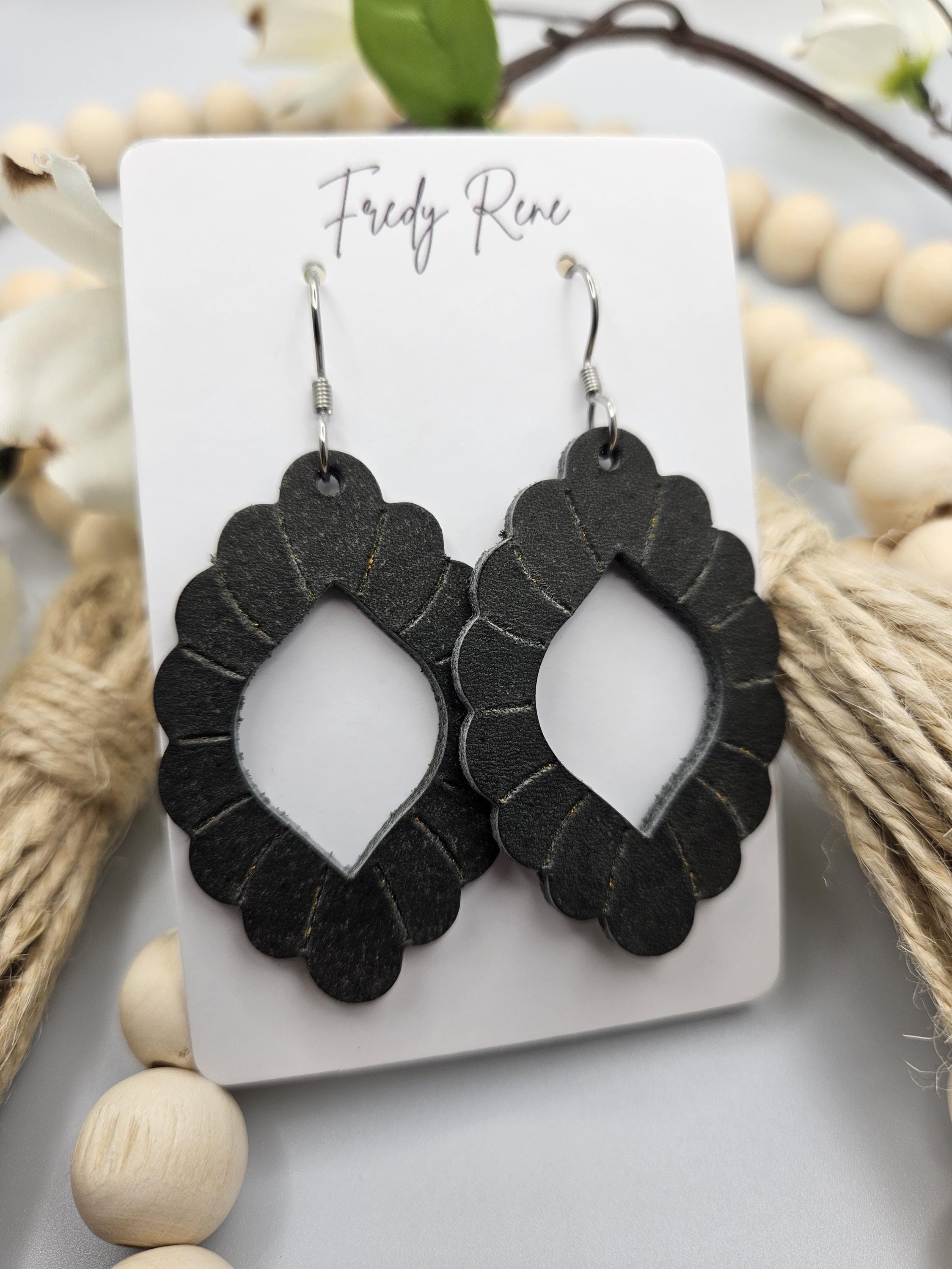 Embossed Grey Genuine Leather Earrings - Thumbnail 3