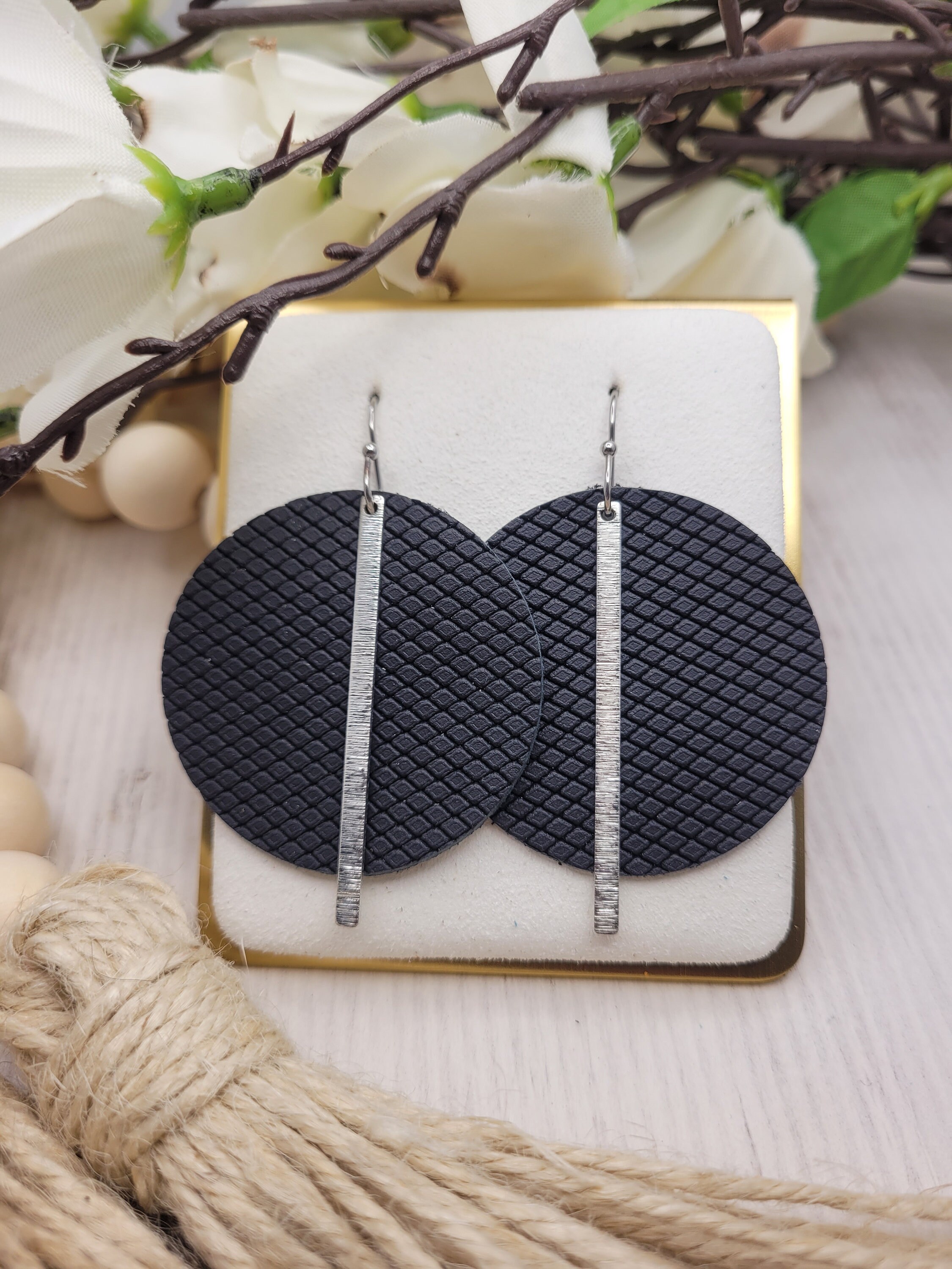 Black Patterned Leather Earrings with Silver Brass Bars - Thumbnail 7
