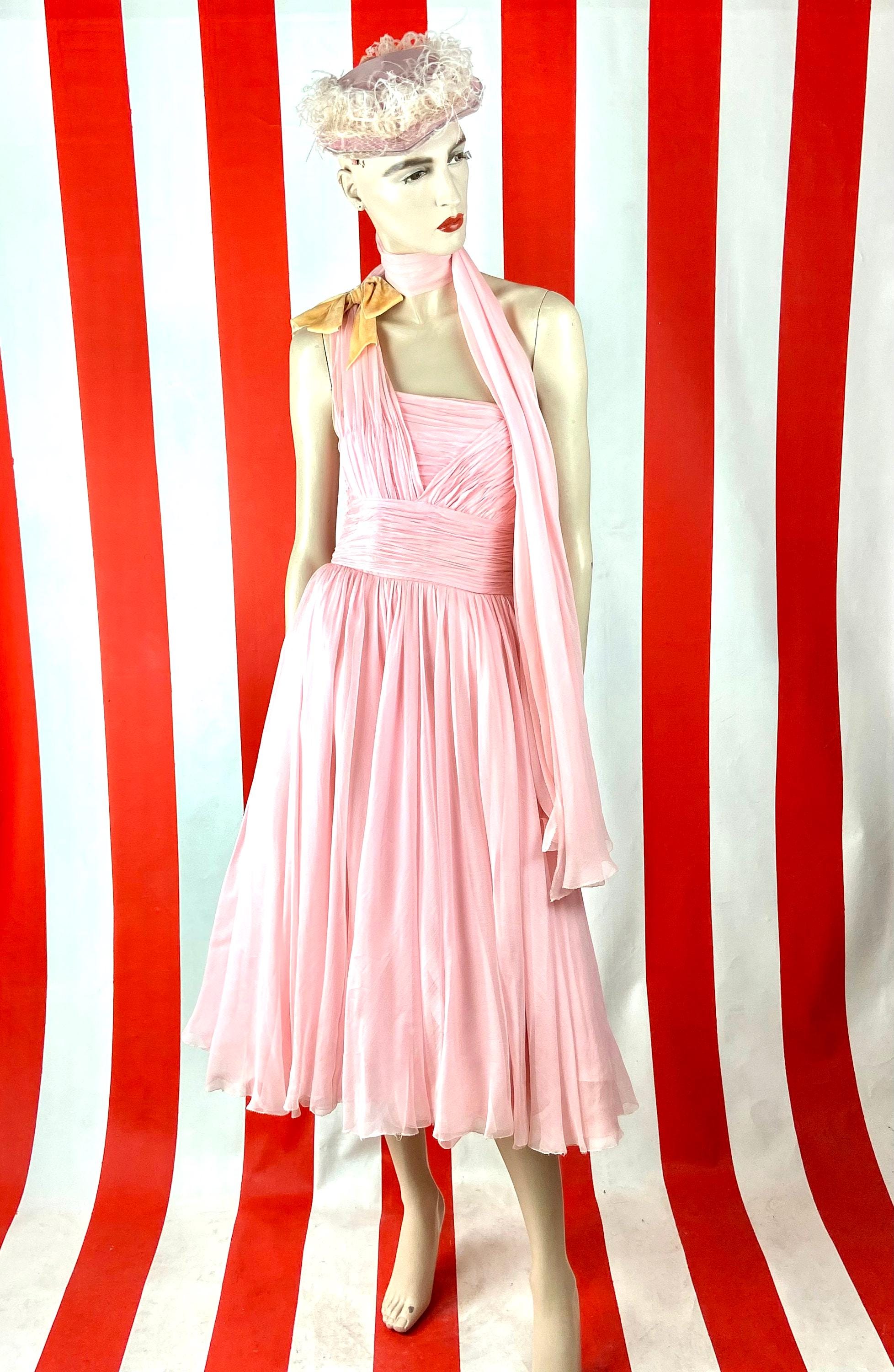 TreatÜrself special Vintage dress TreatÜrself special Vintage dress