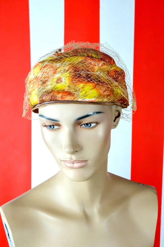 1950s 1960s Orange & Yellow Metalic Fancy Dome Shaped Turban  display picture 3