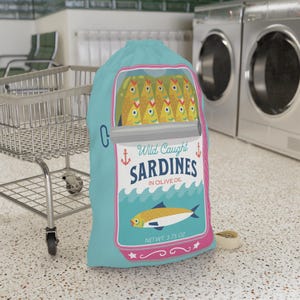 Sardinen Print Wäschesack - Nautische Deko Wäschetasche - Beach House Essentials - Geschenk für Fischer oder Angelliebhaber