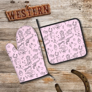 Pink Cowgirl Oven Mitt and Pot Holder Set: Western Kitchen Decor