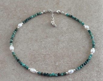 Cavigliera con perline in argento sterling: cavigliera con turchese africano e piccole perle d'acqua dolce con perline.