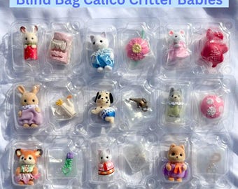 Figuras coleccionables de la serie de bolsas sorpresa para bebés de Calico Critters