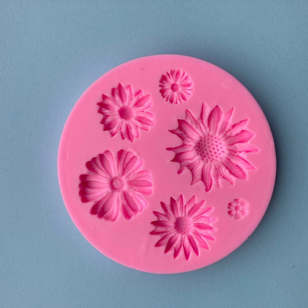 Daisy Silicone Mould, Flower Polymer Clay Mold, Resin Art, jewellery making Charm supplies tools, craft cutters