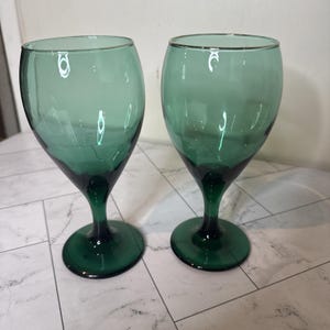 Green with gold trim wine glasses - Etsy 日本