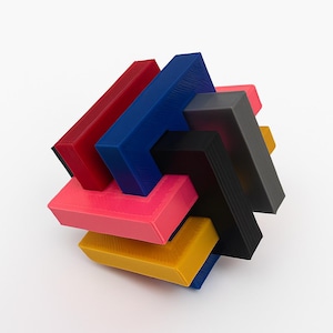 3D Printed Gordian Knot Puzzle Cube - Interlocking Brain Teaser Toy ︱Colourful IQ Puzzle Gift for Adults & Kids ︱Desk Fidget or STEM Toy.